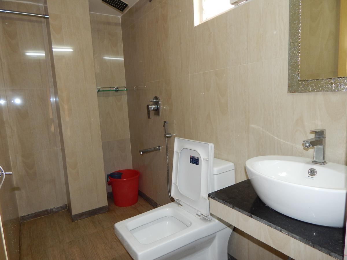 Breeze Hotel Сіліґурі Екстер'єр фото